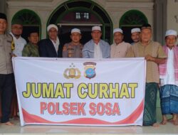 Kapolsek Eko Ady Ranto, SH, MH Sosa memperkenalkan diri kepada jamaah di Mesjid Al Abror Desa Gunung Baringin Kecamatan Sosa