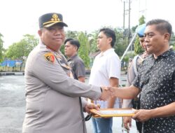 Berhasil Ungkap Kasus Kriminal, Kapolresta Palangka Raya Berikan Penghargaan kepada 22 Personel Berprestasi