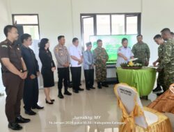 Bupati Dan wakil Bupati Menghadiri Acara Tradisi Masuk Satuan Yonif TP 831/Penunjung Tarung 