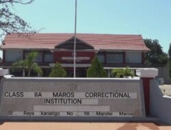 Kalapas Maros Kurang Tegas Pada Oknum Petugas Yang Meyewakang HP di Dalam Terali Besi