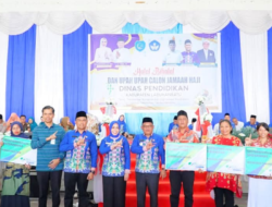 Bupati Labuhanbatu Sampaikan Doa Terbaik Kepada 10 Calon Jamaah Haji Dari Lingkungan Dinas Pendidikan