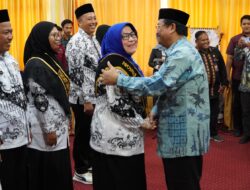 Profesor Dr KH Suran Nasomal Penjab Timpas Sambut HangatPGRI Aceh Singkil Memulai Babak Baru, Bupati Ajak Perkuat Kolaborasi Membangun Pendidikan Berkualitas