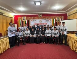 Profesor Sutan Nasomal Dalam Konferensi Kerja Tekankan Kesejahteraan Guru Aceh Singkil Selaku Dewan Pakar PGRI Aceh Singkil!!